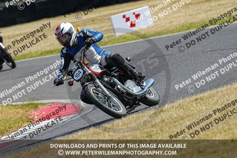cadwell park;cadwell park photographs;cadwell trackday photographs;enduro digital images;event digital images;eventdigitalimages;peter wileman photography;racing digital images;trackday digital images;trackday photos
